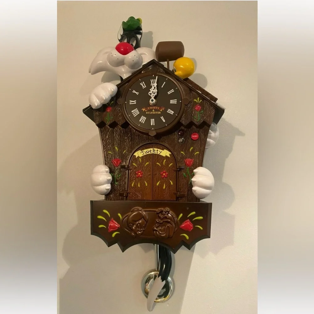 Looney Tune Sylvester & Sweetie Cuckoo Clock ‼️ DOES NOT WORK‼️